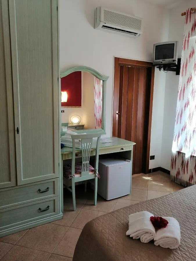 Bed and Breakfast Accussi Alcamo Marina 2*,