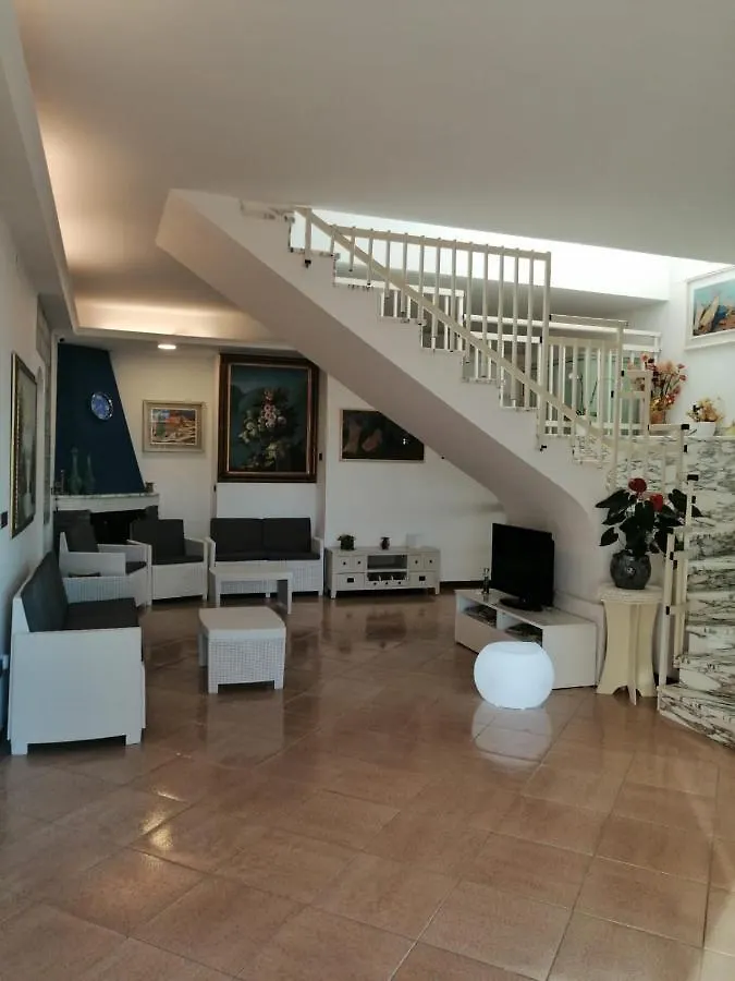 Bed and Breakfast Accussi Alcamo Marina 2*,