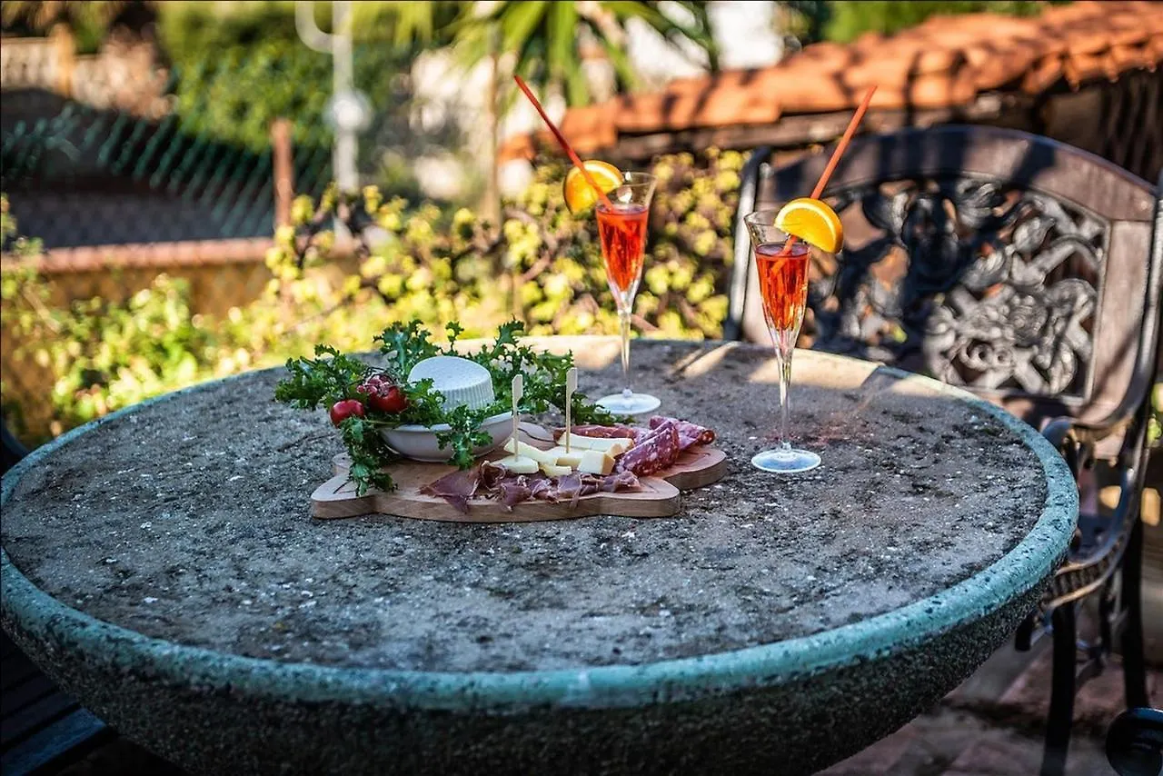 Bed and Breakfast Accussi Alcamo Marina Nocleg ze śniadaniem
