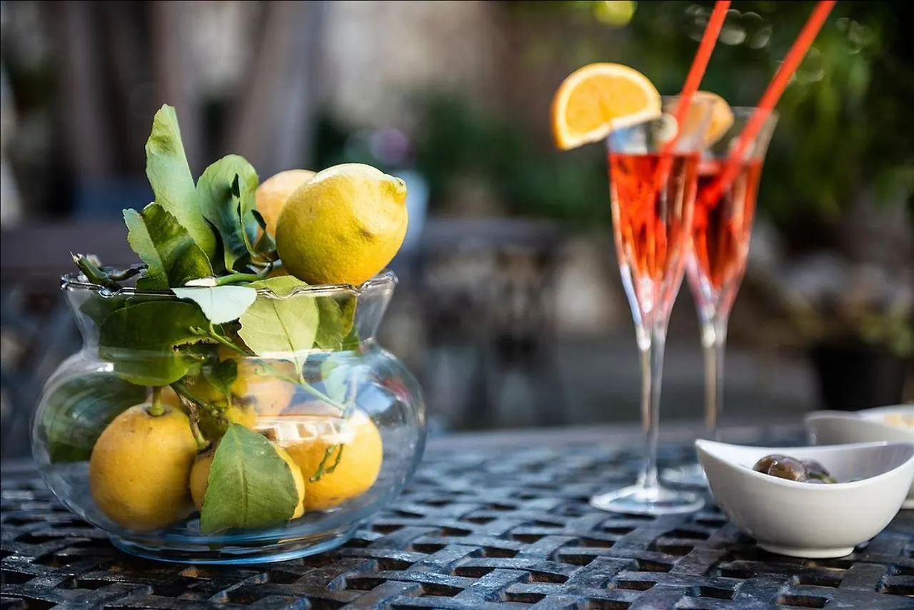 Accussi Bed & Breakfast Alcamo Marina 2*,